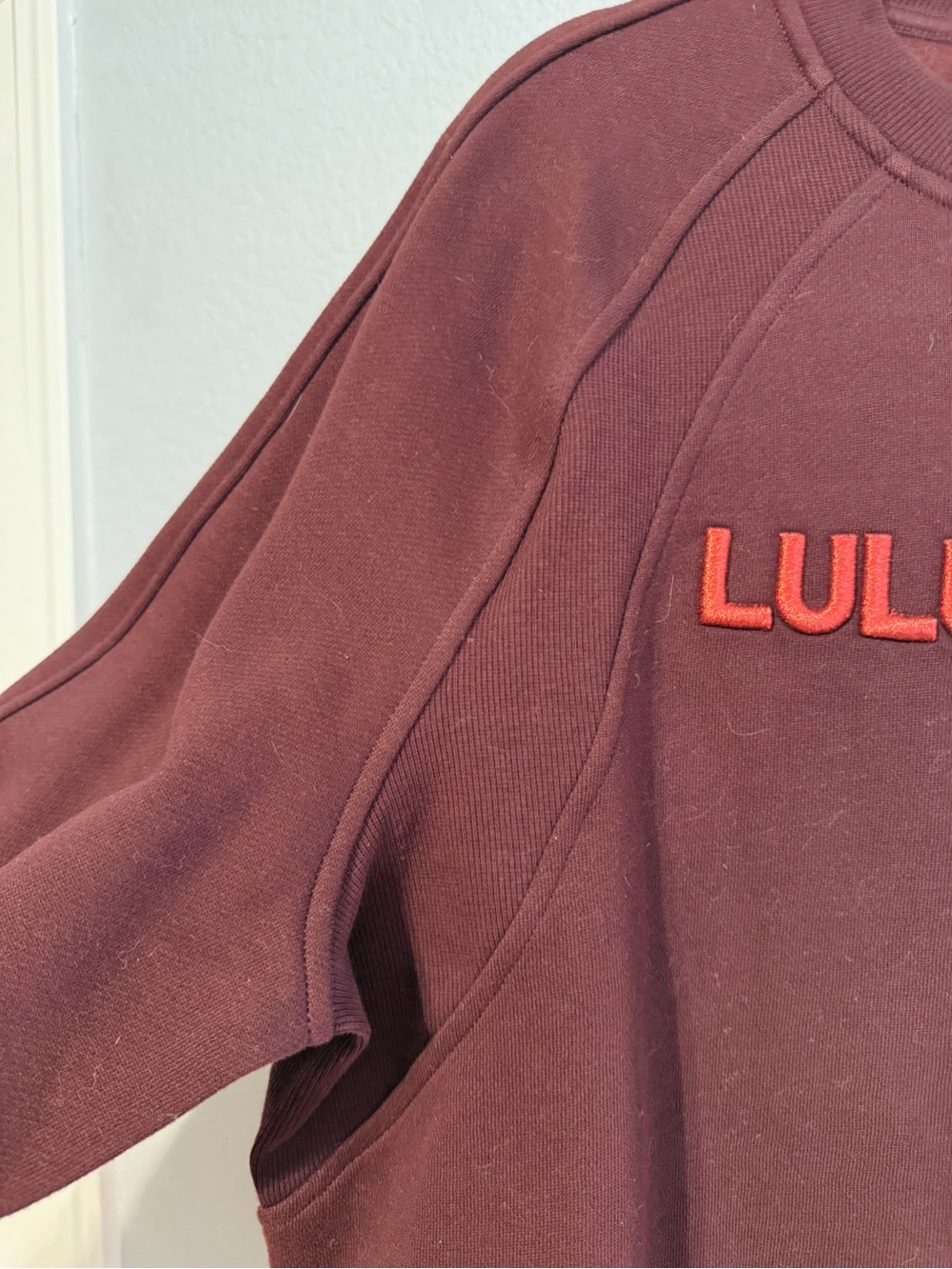 Lululemon Scuba Oversized Wordmark Crew Garnet M/L NWOT - Picture 5 of 5